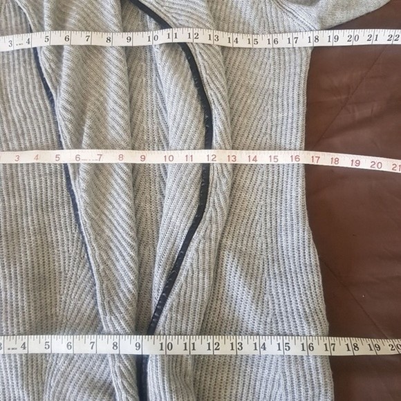 Fate Grey Cardigan Open Sweater Size Small Black line Panel Duster Thick Ribbed - Picture 10 of 12